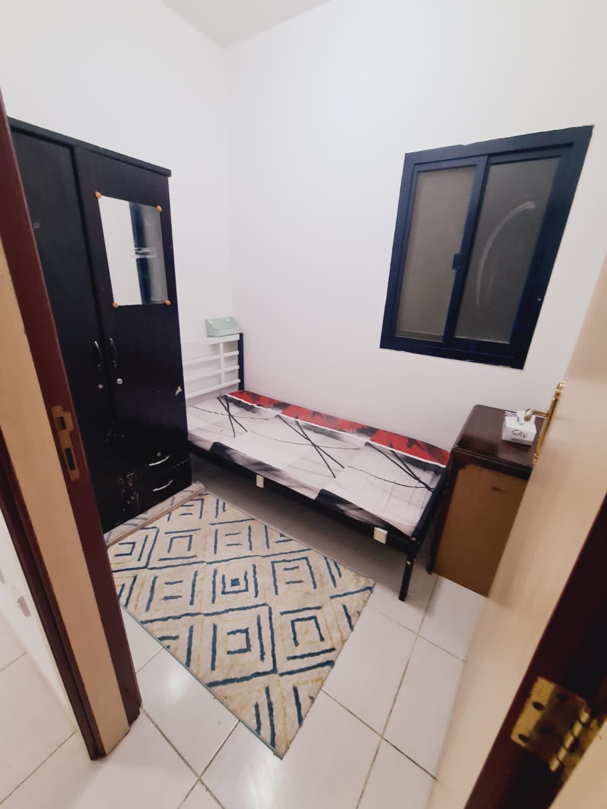 Room For Executive Lady Available In Just AED 900 Per Month